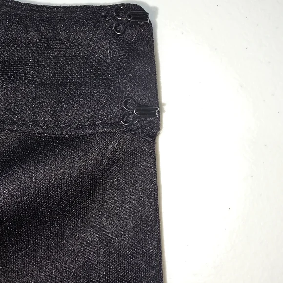 Ryan Michelle Black White Halter Mini Dress Floral Embroidered Hem Size Small - Picture 4 of 7